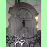 Manneken Pis (čurající chlapeček), symbol Bruselu