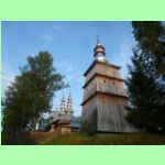 zvonice a pravoslavný kostel v obci Turzańsk